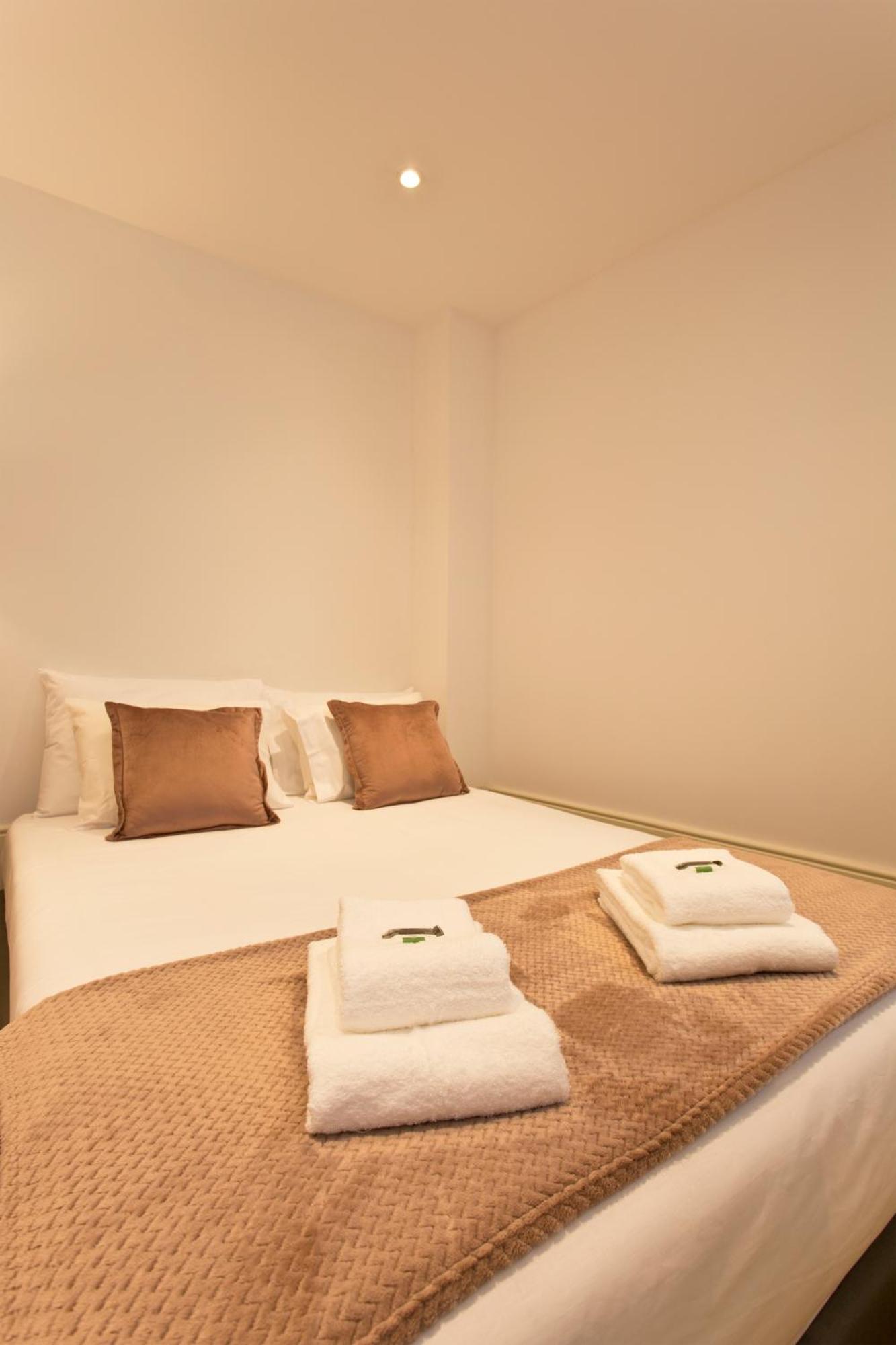 Fine Art Apartments City Center بورتو الغرفة الصورة