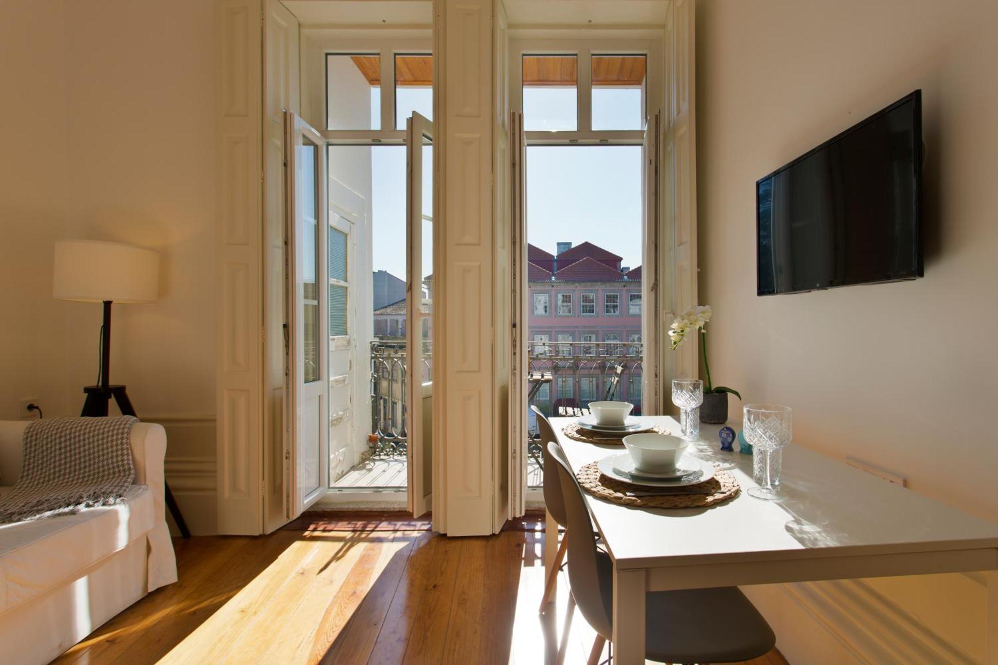 Fine Art Apartments City Center بورتو الغرفة الصورة