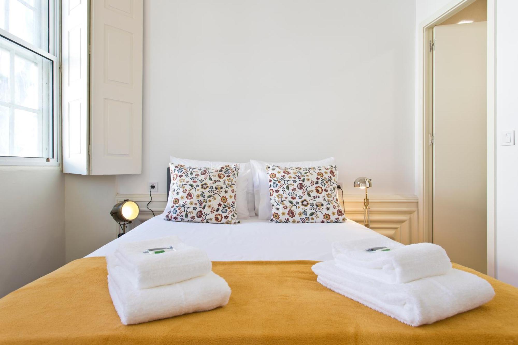 Fine Art Apartments City Center بورتو الغرفة الصورة